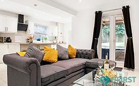 Delightful 3Br Home - Hot Tub - Near Castle, Qmc - City Centre & Trent Bridge - Free Wifi & Parking - Sleeps 6